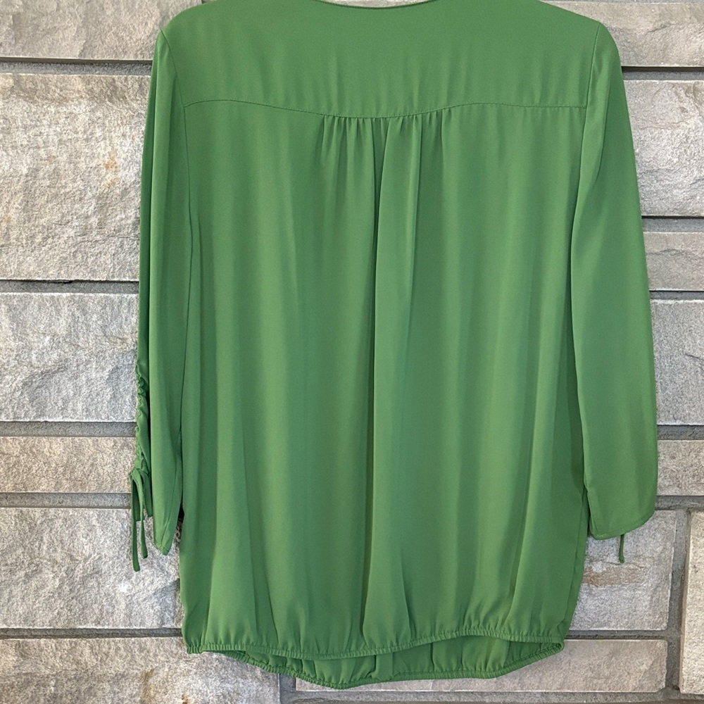 Soho Vibrant Green Blouse with V-Neck - Picture 5 of 9
